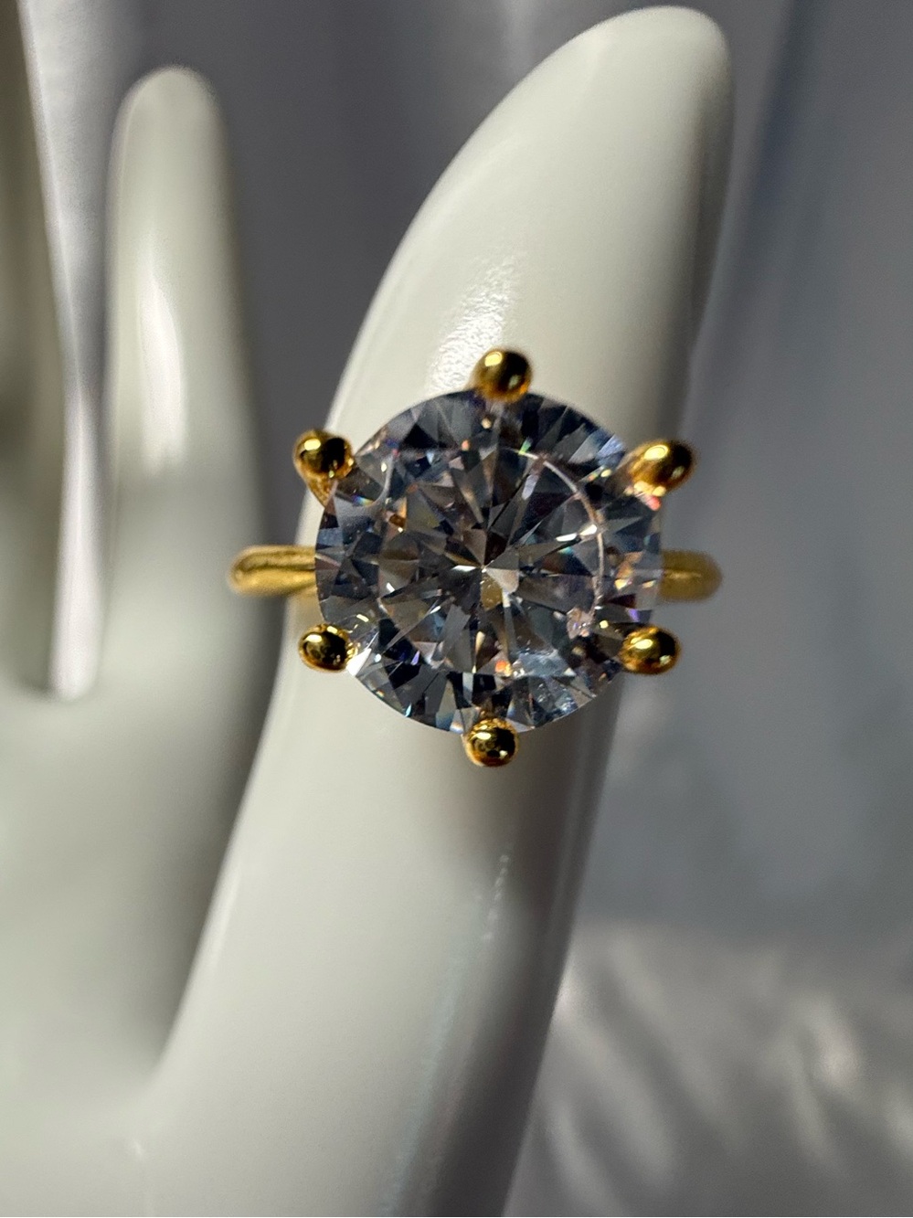 925 Silver Size 6.5 Gold-Plated 3 Carat Sized Solitaire Round Cz Ring Elegant
